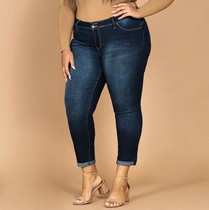 Junior Plus Size  2-Button Denim Ankle Jeans